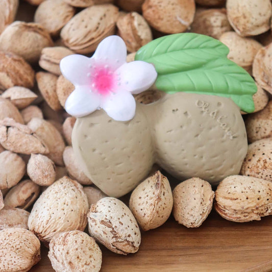 Bijtvorm | Aly de Amandel (op = op)