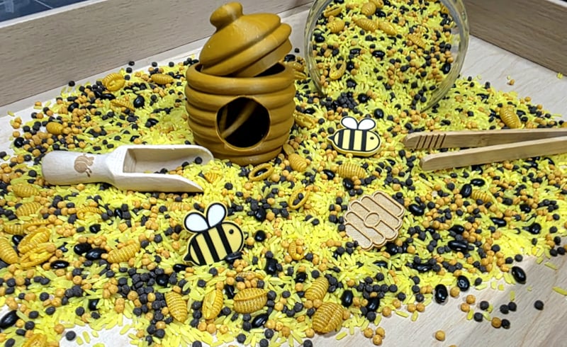 Pour & Play | Honeybee